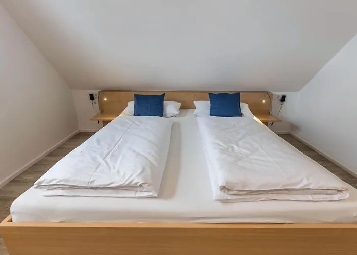 Ueber Der Alten Gaertnerei